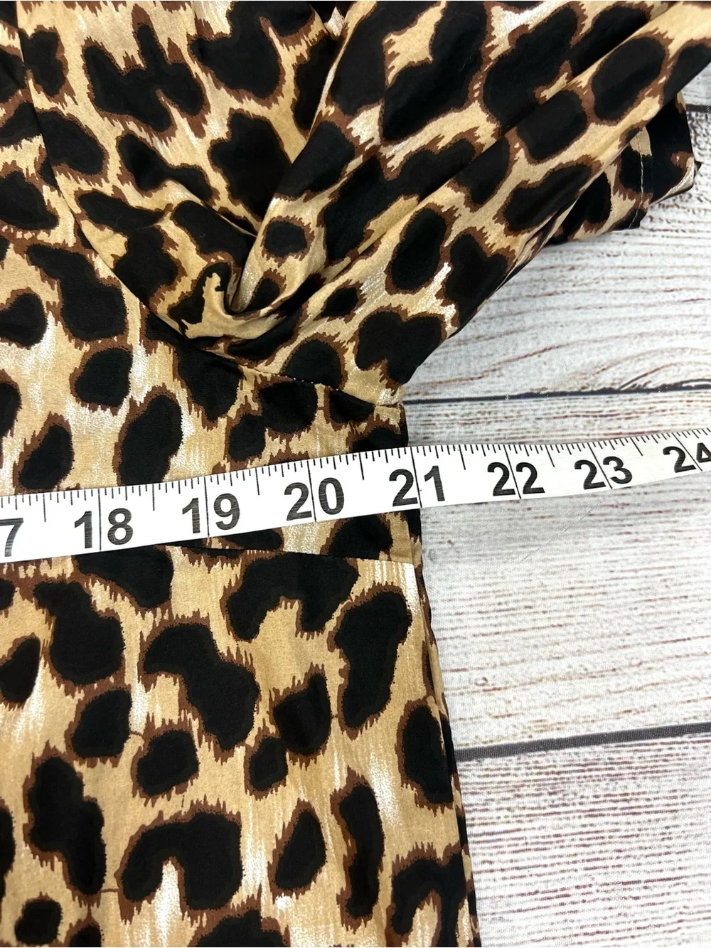 J Crew Woman's Leopard Print Ruffle Puff Long Sleeve Blouse Size M Preppy AS011